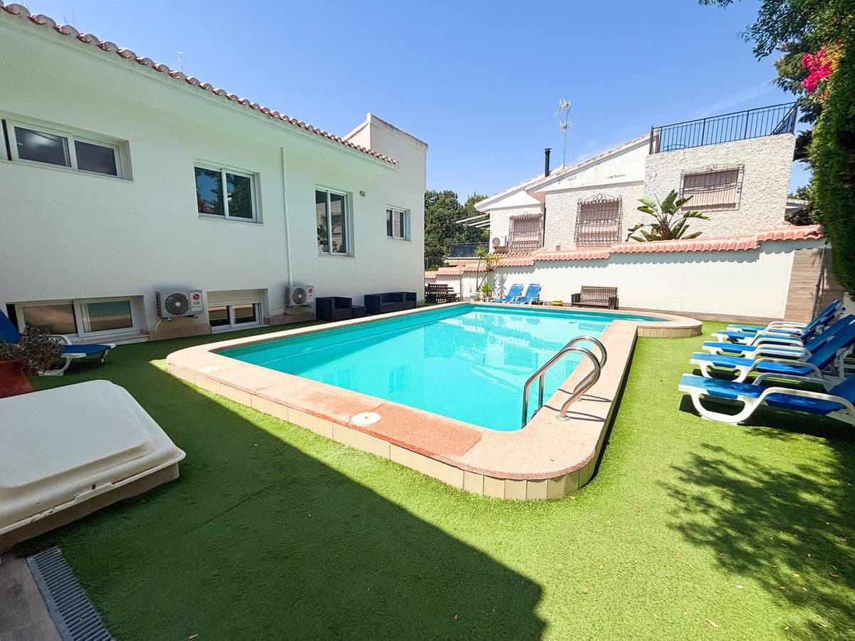 Chalet de 7 habitaciones en Campoamor en venta - 1.350.000 € (Ref: 10013703)