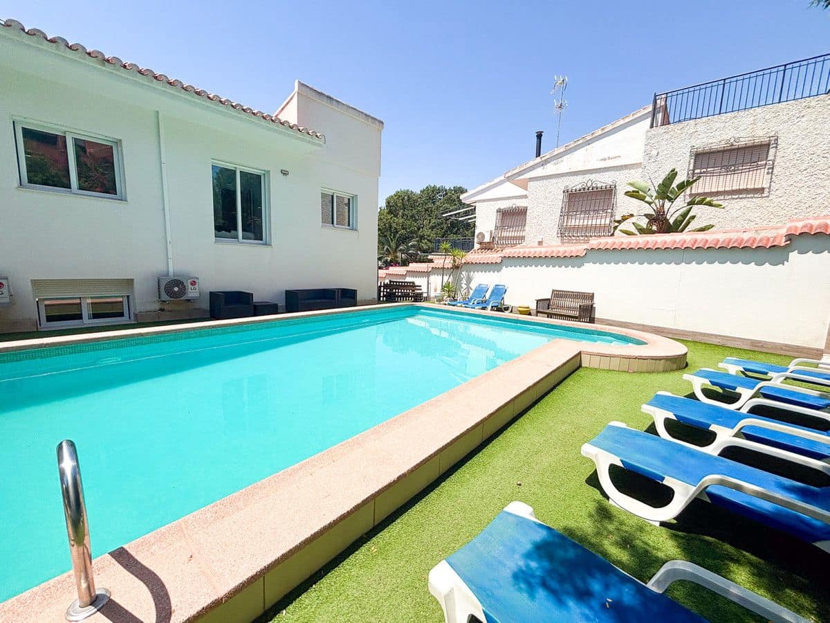 Chalet de 7 habitaciones en Campoamor en venta - 1.350.000 € (Ref: 10013703)