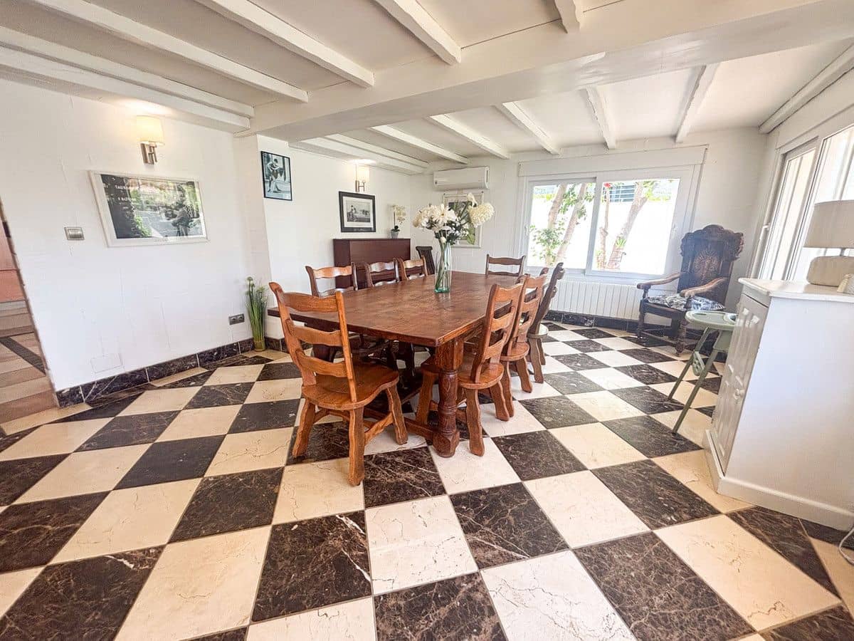Chalet de 7 habitaciones en Campoamor en venta - 1.350.000 € (Ref: 10013703)