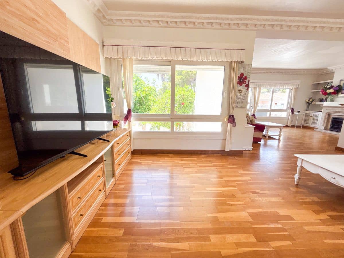Chalet de 7 habitaciones en Campoamor en venta - 1.350.000 € (Ref: 10013703)