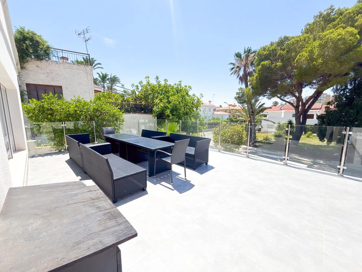 Chalet de 7 habitaciones en Campoamor en venta - 1.350.000 € (Ref: 10013703)