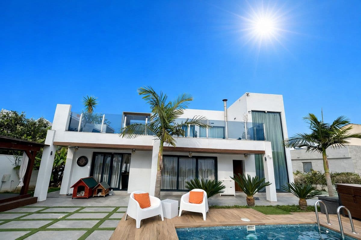3 soveværelse Villa til salg i Orihuela Costa - € 1.320.000 (Ref: 10013704)
