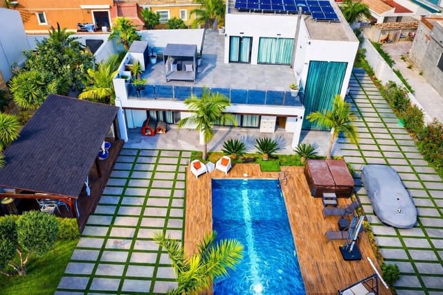 3 soveværelse Villa til salg i Orihuela Costa, Orihuela - € 1.320.000 (Ref: 10013704)