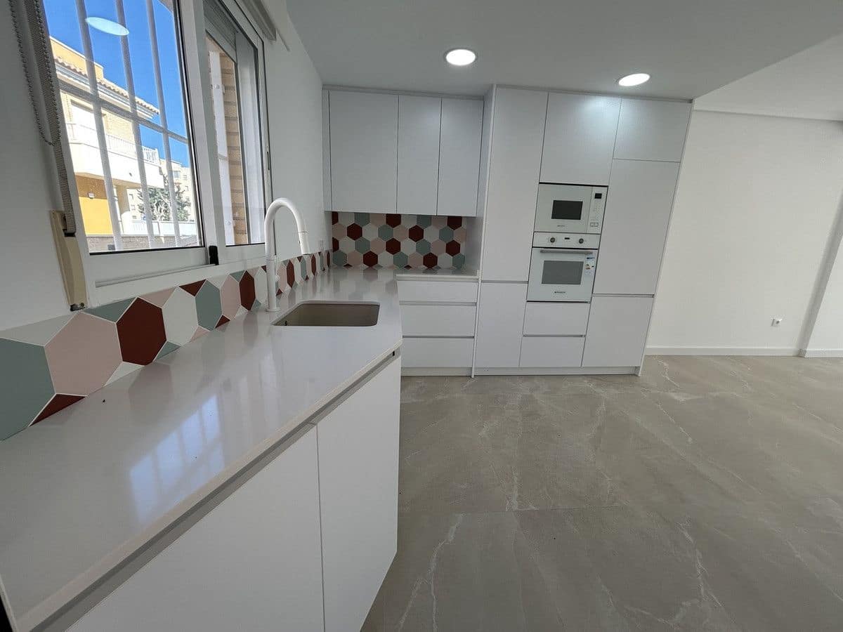 Apartamento de 2 habitaciones en Pilar de la Horadada en venta - 225.000 € (Ref: 10013710)