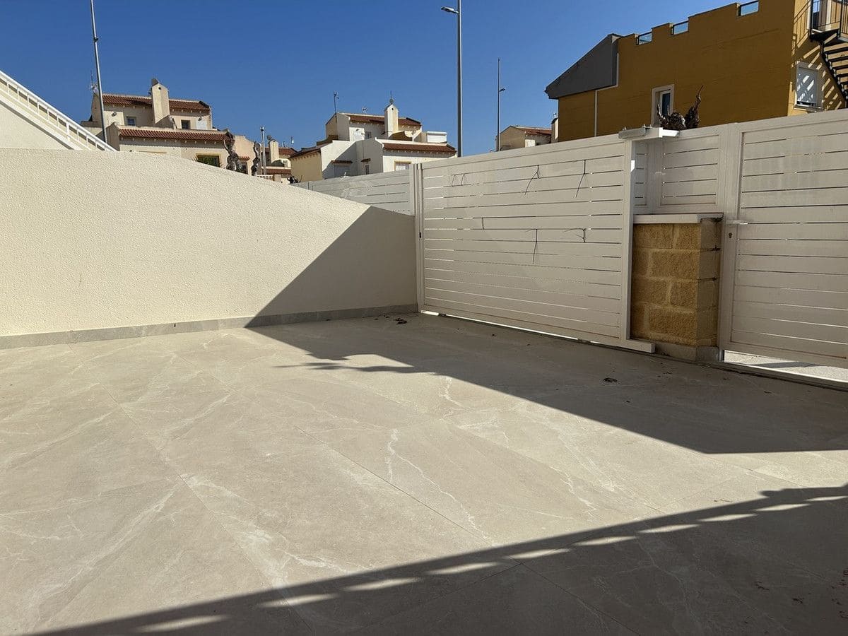 Apartamento de 2 habitaciones en Pilar de la Horadada en venta - 225.000 € (Ref: 10013710)