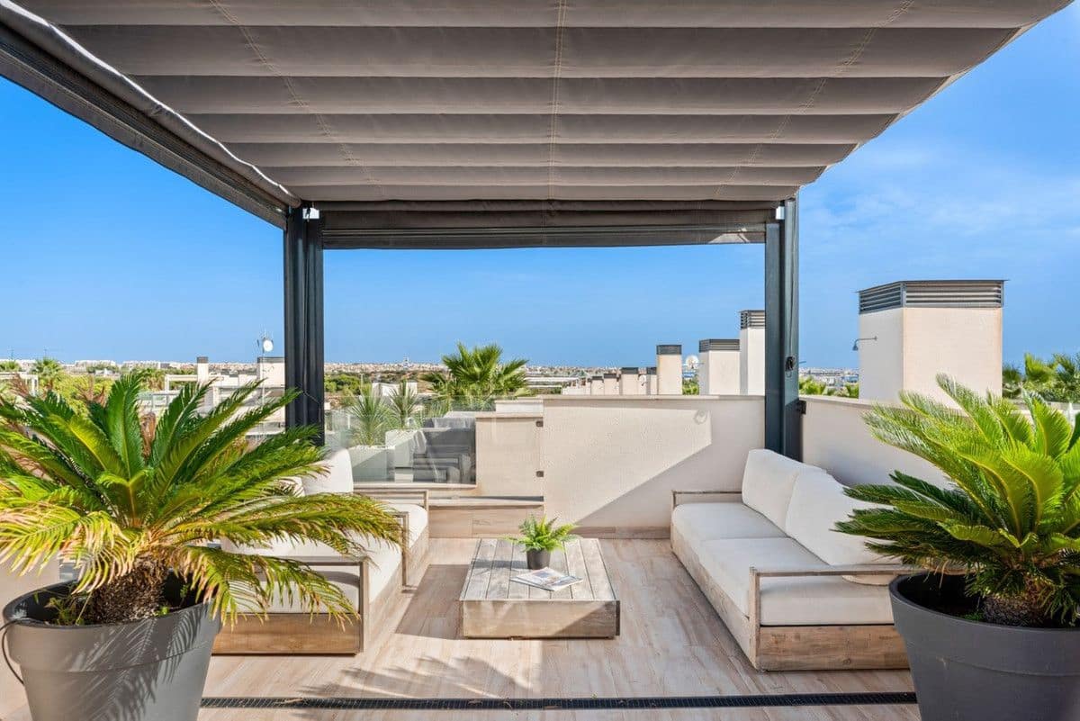 5 bedroom Villa for sale in Cabo Roig - € 829,000 (Ref: 10013713)