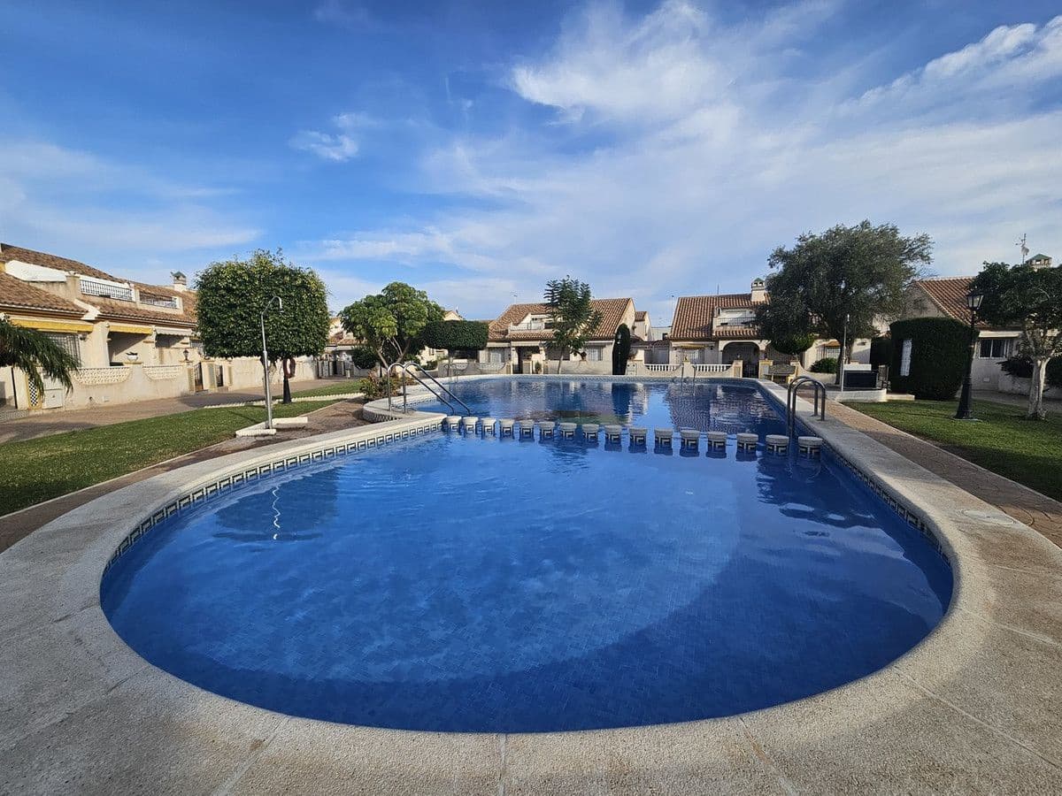 Chalet de 3 habitaciones en Orihuela Costa en venta - 299.950 € (Ref: 10013717)