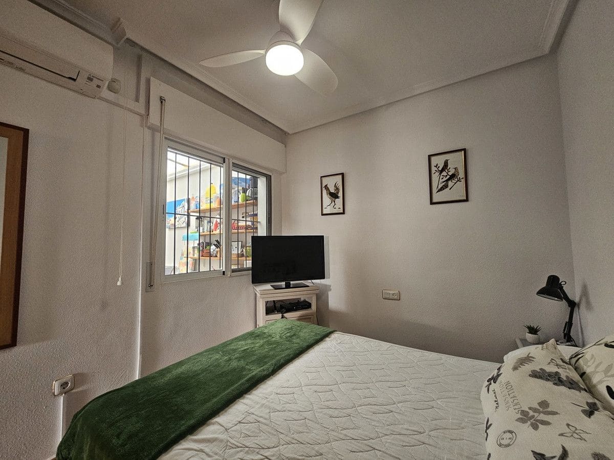 Chalet de 3 habitaciones en Orihuela Costa en venta - 299.950 € (Ref: 10013717)
