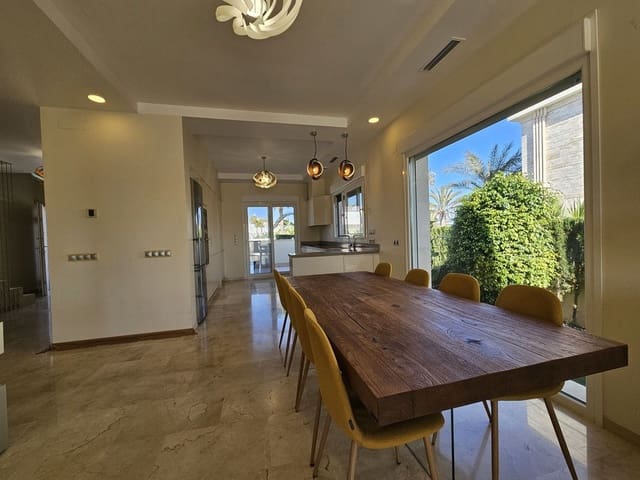 5 bedroom Villa for sale in La Zenia, Orihuela - € 1,500,000 (Ref: 10013718)