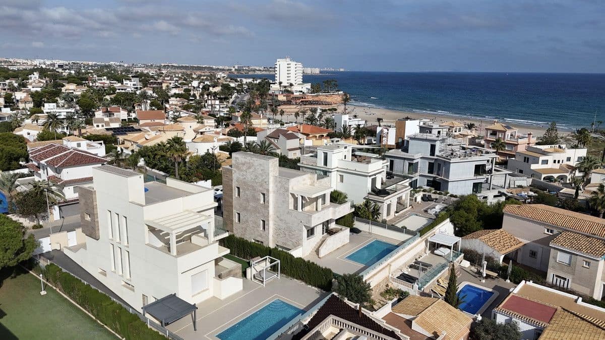 5 bedroom Villa for sale in La Zenia - € 1,500,000 (Ref: 10013718)