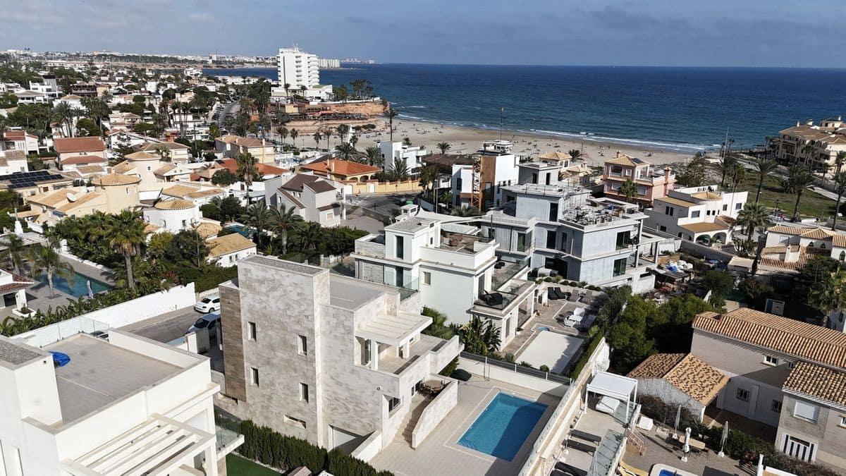 5 bedroom Villa for sale in La Zenia - € 1,500,000 (Ref: 10013718)