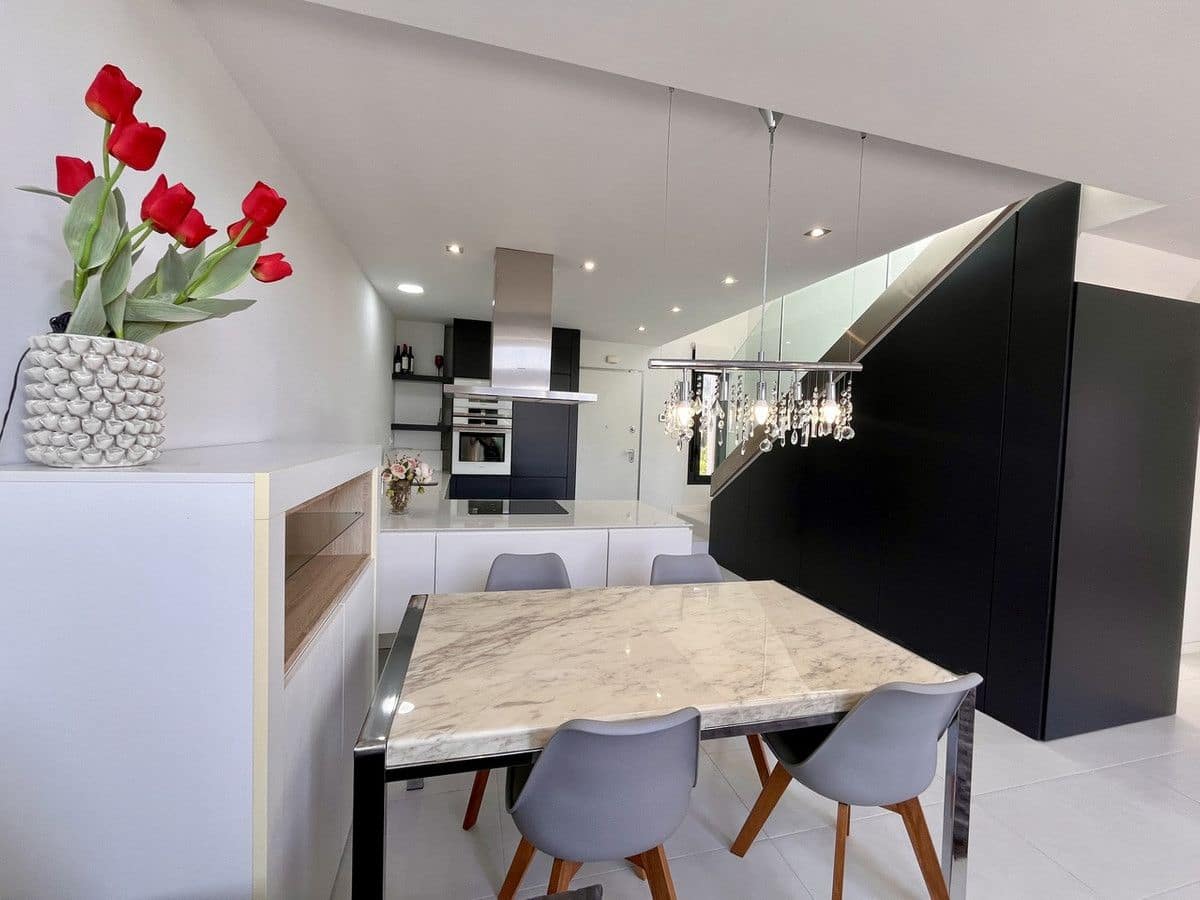 Chalet de 3 habitaciones en Orihuela Costa en venta - 585.000 € (Ref: 10013721)