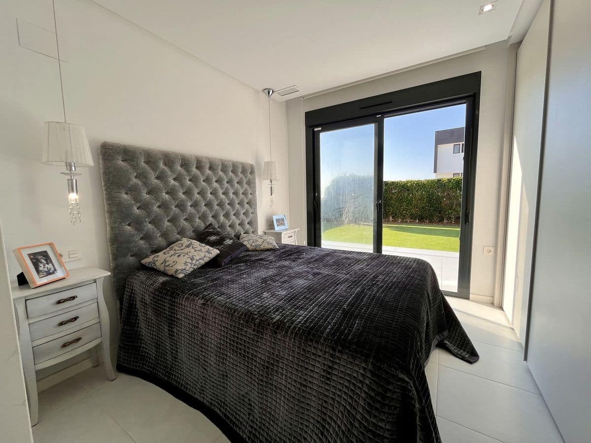 Chalet de 3 habitaciones en Orihuela Costa en venta - 585.000 € (Ref: 10013721)