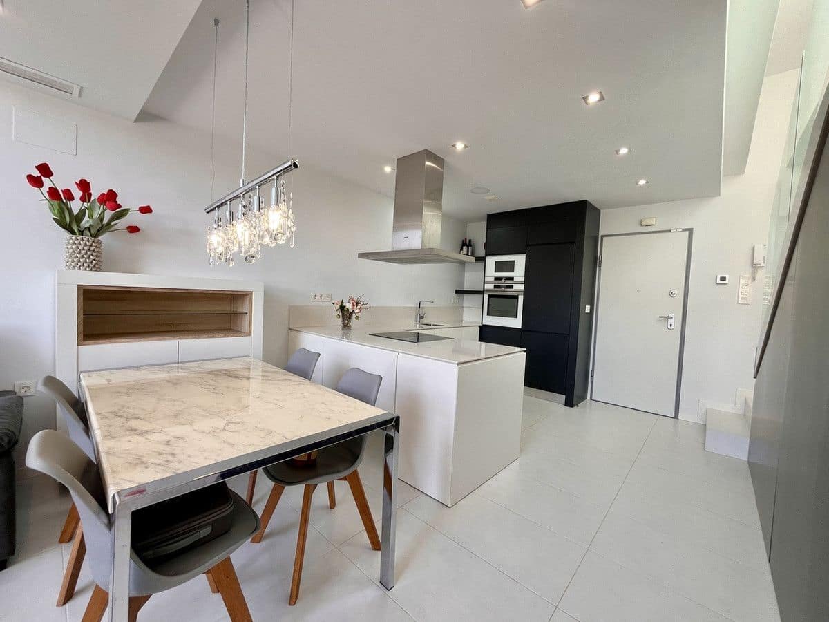 Chalet de 3 habitaciones en Orihuela Costa en venta - 585.000 € (Ref: 10013721)
