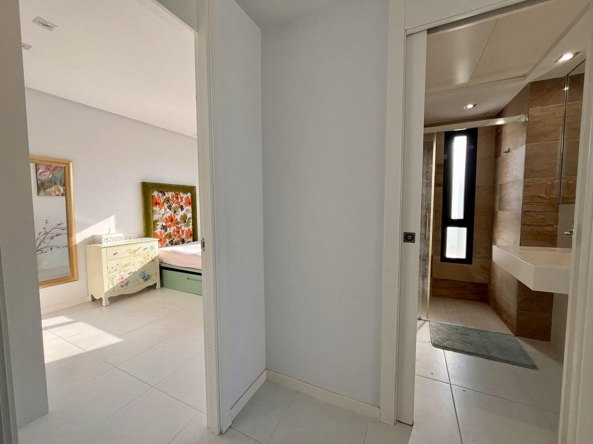 Chalet de 3 habitaciones en Orihuela Costa en venta - 585.000 € (Ref: 10013721)