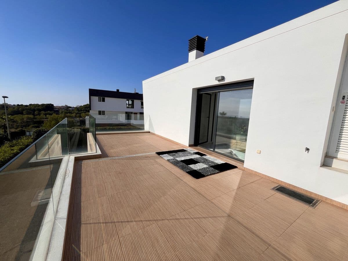 Chalet de 3 habitaciones en Orihuela Costa en venta - 585.000 € (Ref: 10013721)