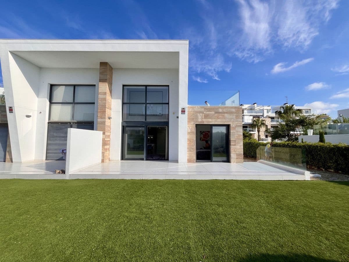 Chalet de 3 habitaciones en Orihuela Costa en venta - 585.000 € (Ref: 10013721)