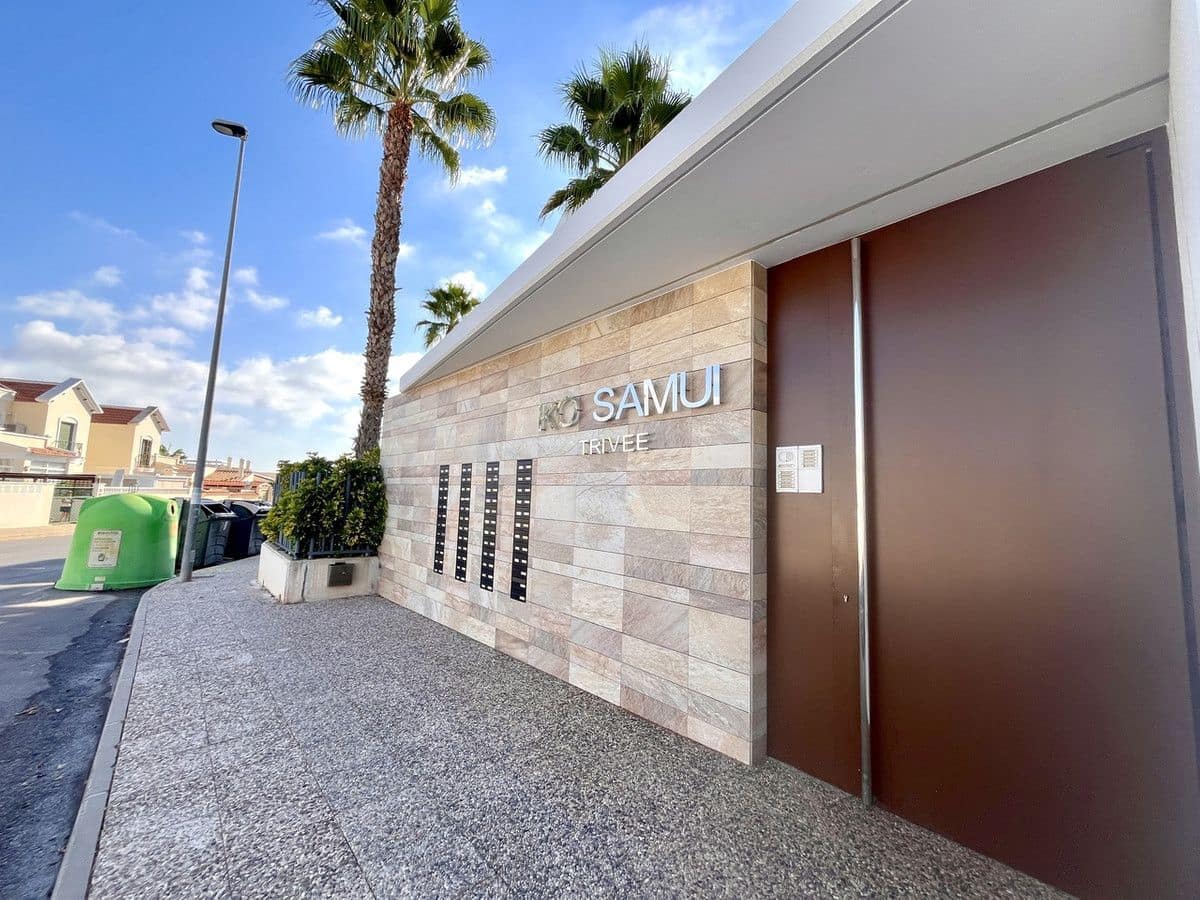 Chalet de 3 habitaciones en Orihuela Costa en venta - 585.000 € (Ref: 10013721)