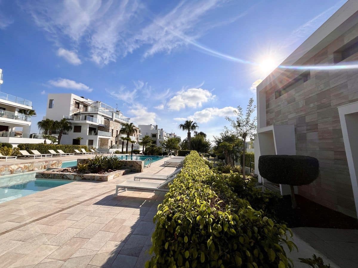 Chalet de 3 habitaciones en Orihuela Costa en venta - 585.000 € (Ref: 10013721)