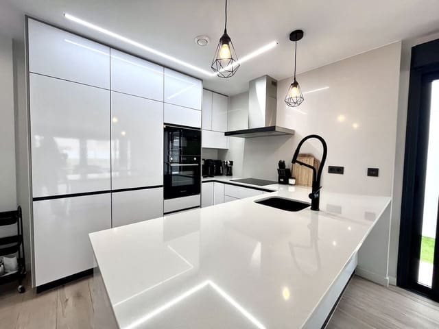4 chambre Villa/Maison à vendre à Punta Prima, Orihuela - 794 950 € (Ref: 10013723)