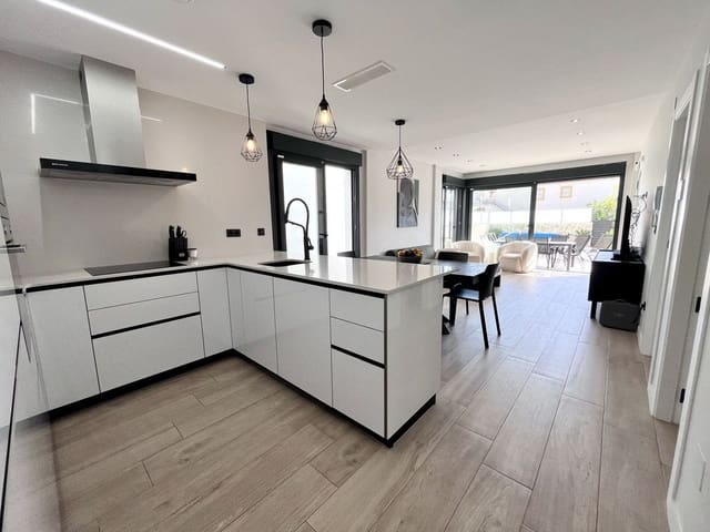 4 chambre Villa/Maison à vendre à Punta Prima, Orihuela - 794 950 € (Ref: 10013723)