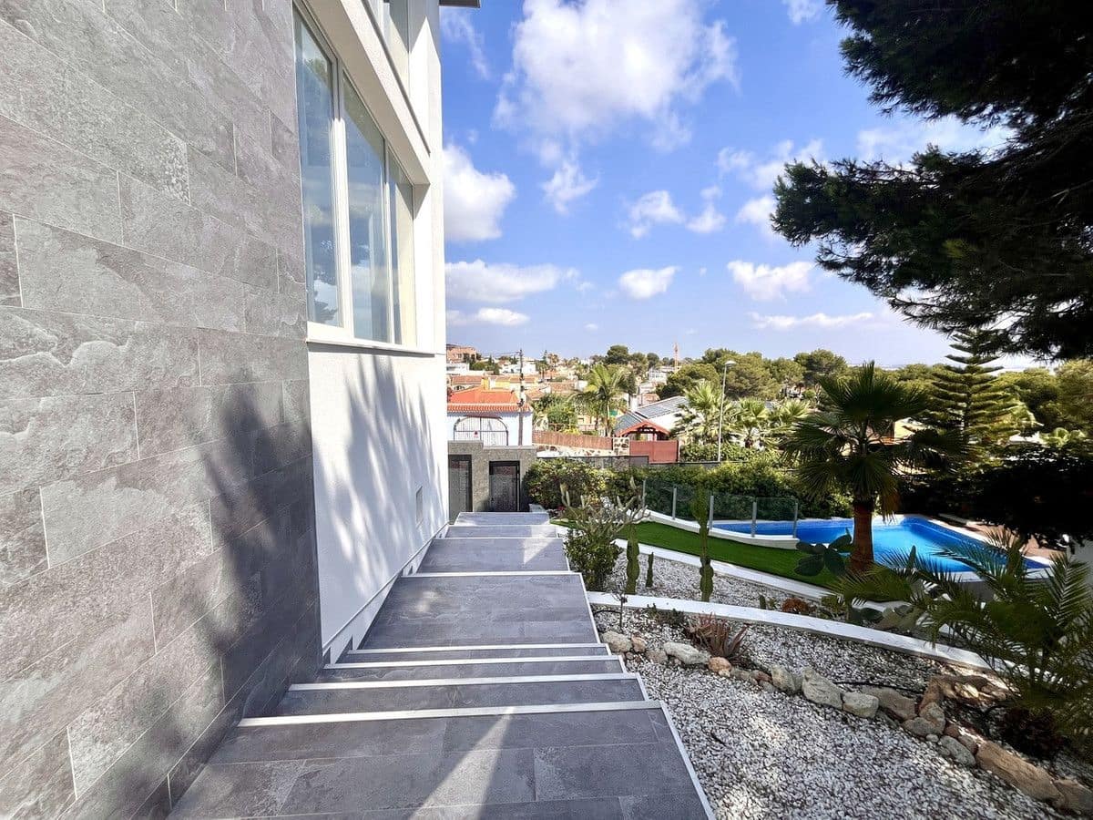 6 soveværelse Villa til salg i Orihuela Costa med swimmingpool - € 1.050.000 (Ref: 10013728)