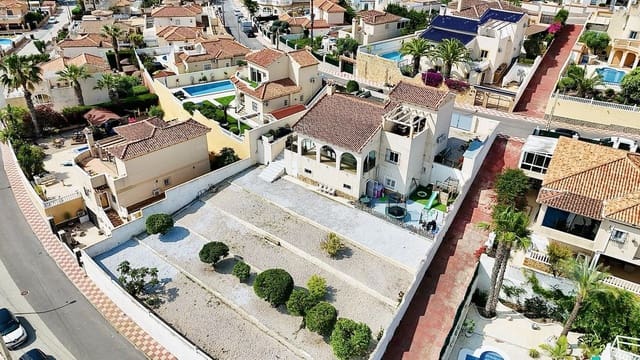 5 Zimmer Villa zu verkaufen in San Miguel de Salinas - 599.999 € (Ref: 10013730)