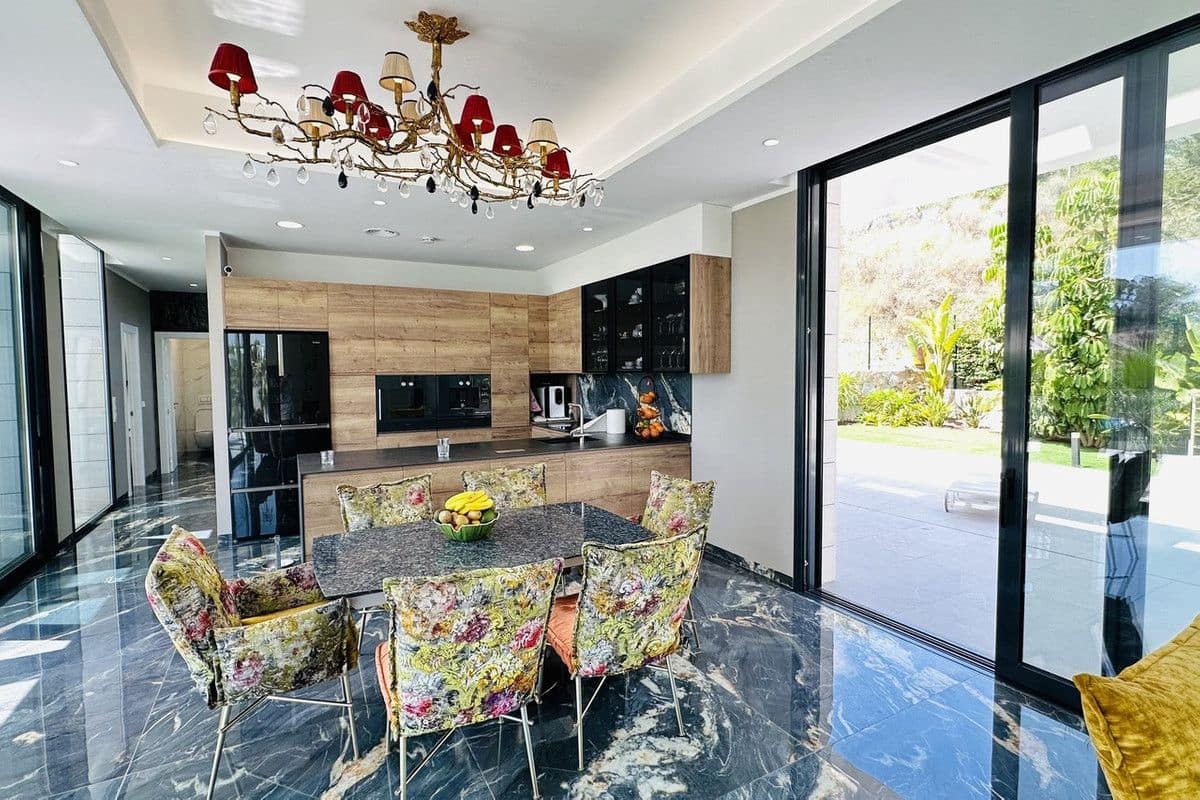 6 makuuhuone Huvila myytävänä paikassa Orihuela - 2 195 000 € (Ref: 10013731)