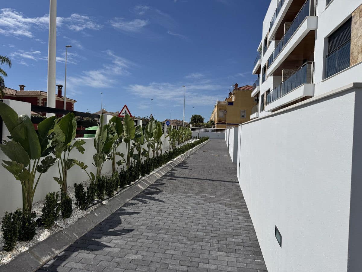 2 bedroom Apartment for sale in Orihuela Costa with pool - € 529,950 (Ref: 10013733)