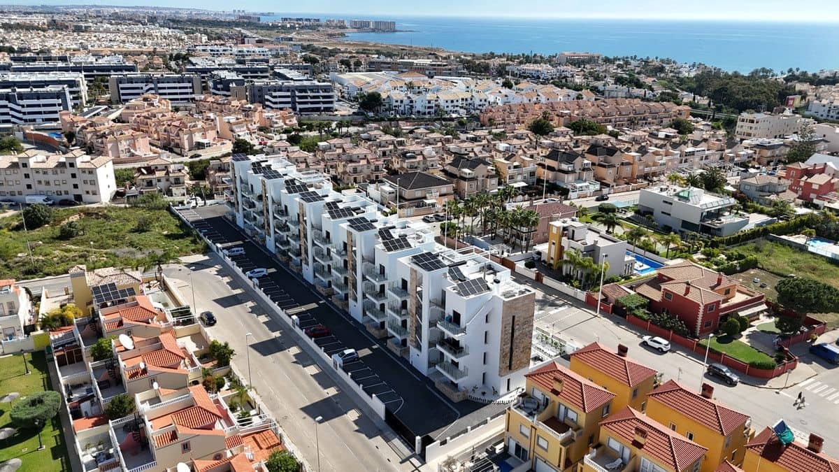 2 bedroom Apartment for sale in Orihuela Costa with pool - € 529,950 (Ref: 10013733)