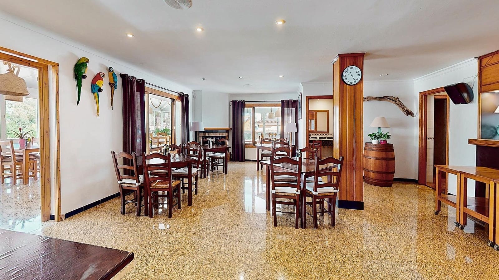 5 bedroom Business for sale in Santa Margalida with garage - € 730,000 (Ref: 10013745)