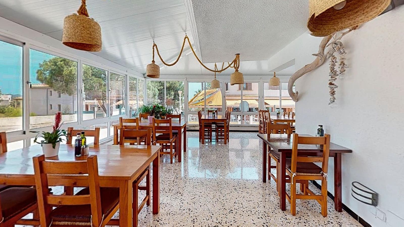 5 bedroom Business for sale in Santa Margalida with garage - € 730,000 (Ref: 10013745)