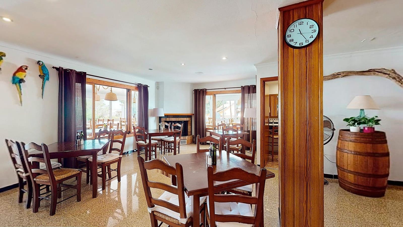 5 bedroom Business for sale in Santa Margalida with garage - € 730,000 (Ref: 10013745)