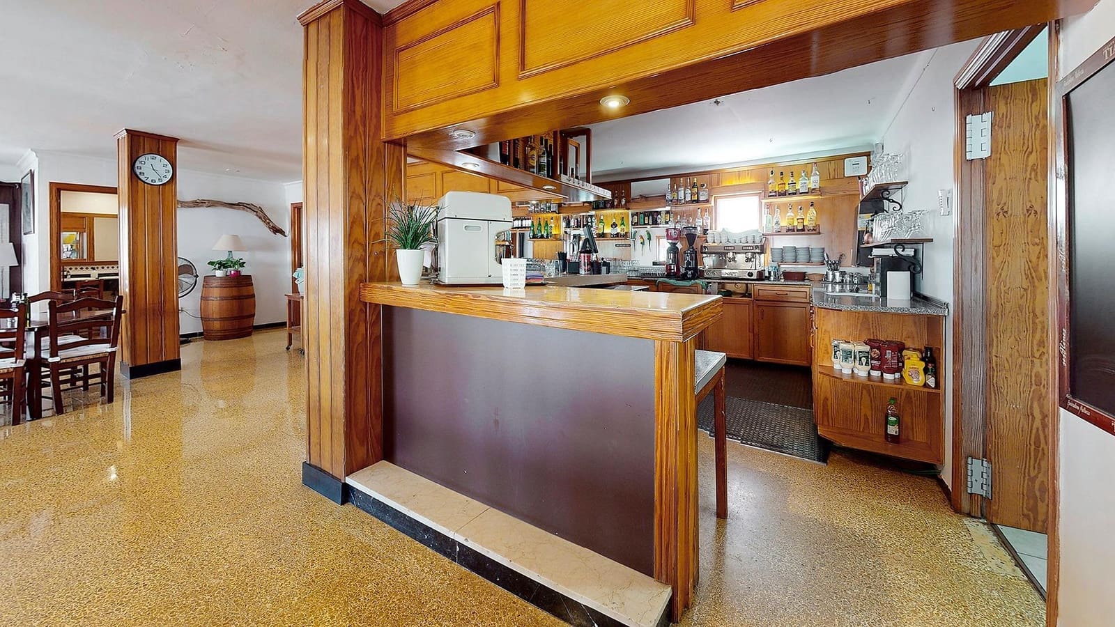 5 bedroom Business for sale in Santa Margalida with garage - € 730,000 (Ref: 10013745)