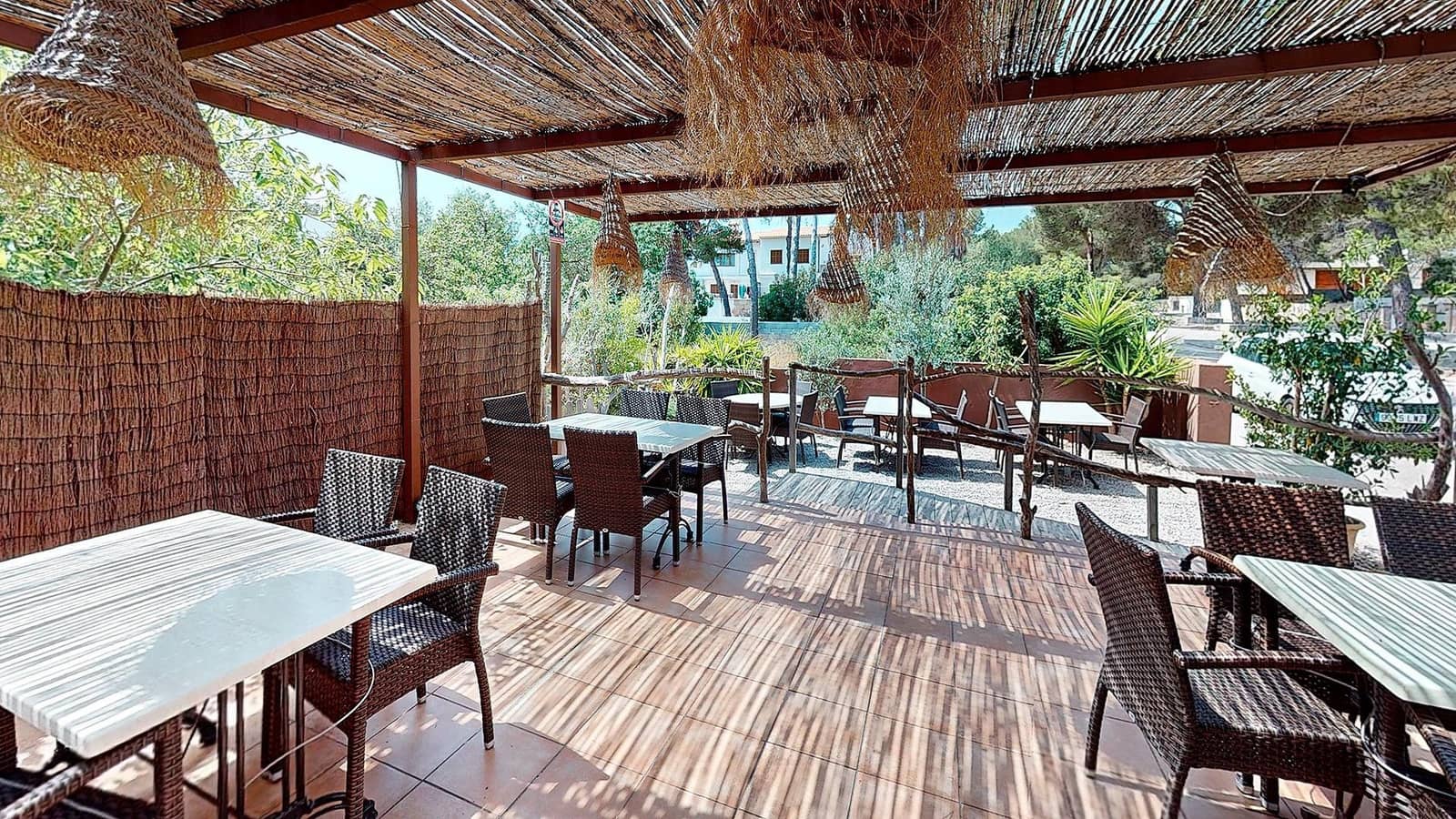 5 bedroom Business for sale in Santa Margalida with garage - € 730,000 (Ref: 10013745)
