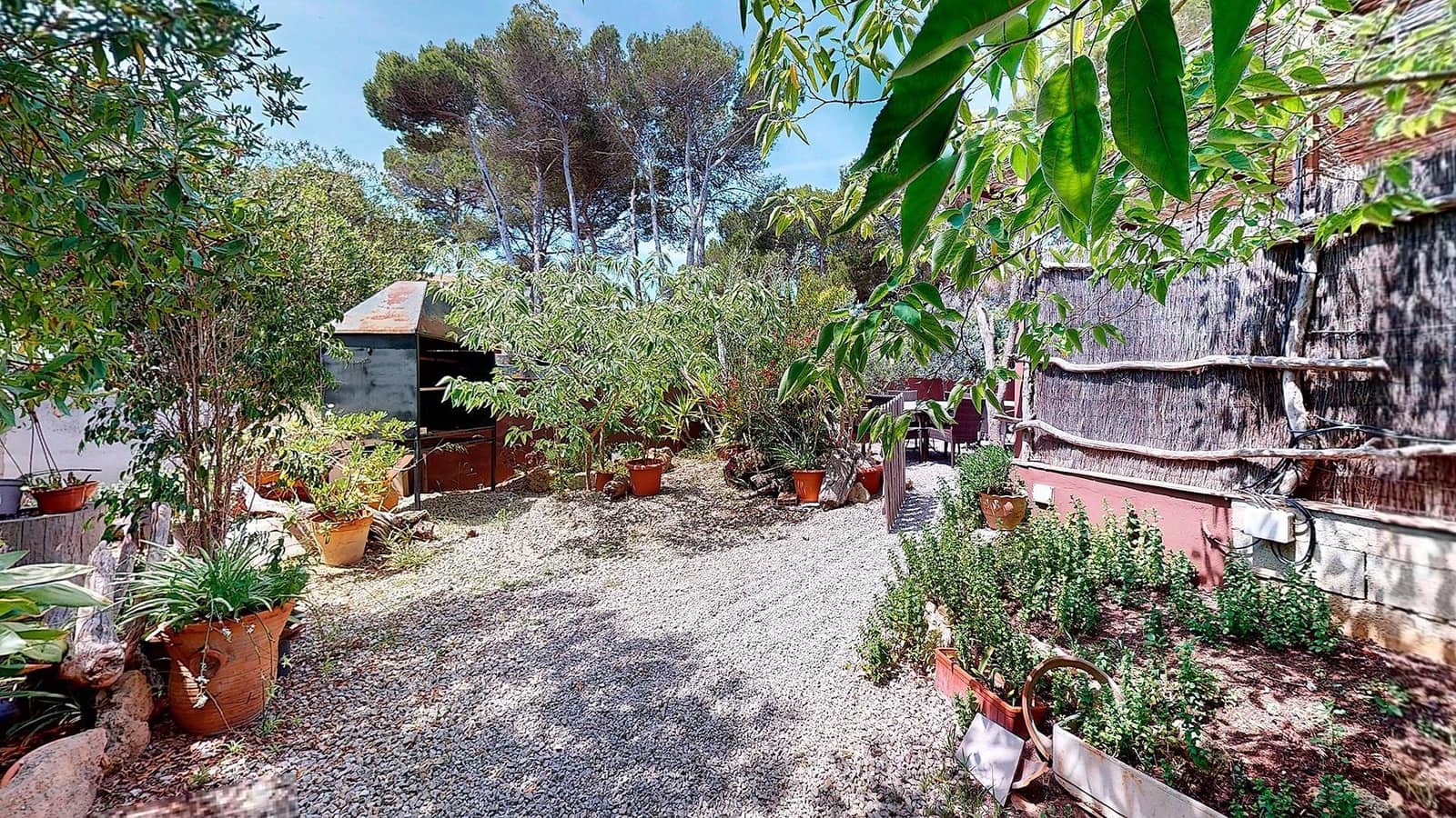 5 bedroom Business for sale in Santa Margalida with garage - € 730,000 (Ref: 10013745)