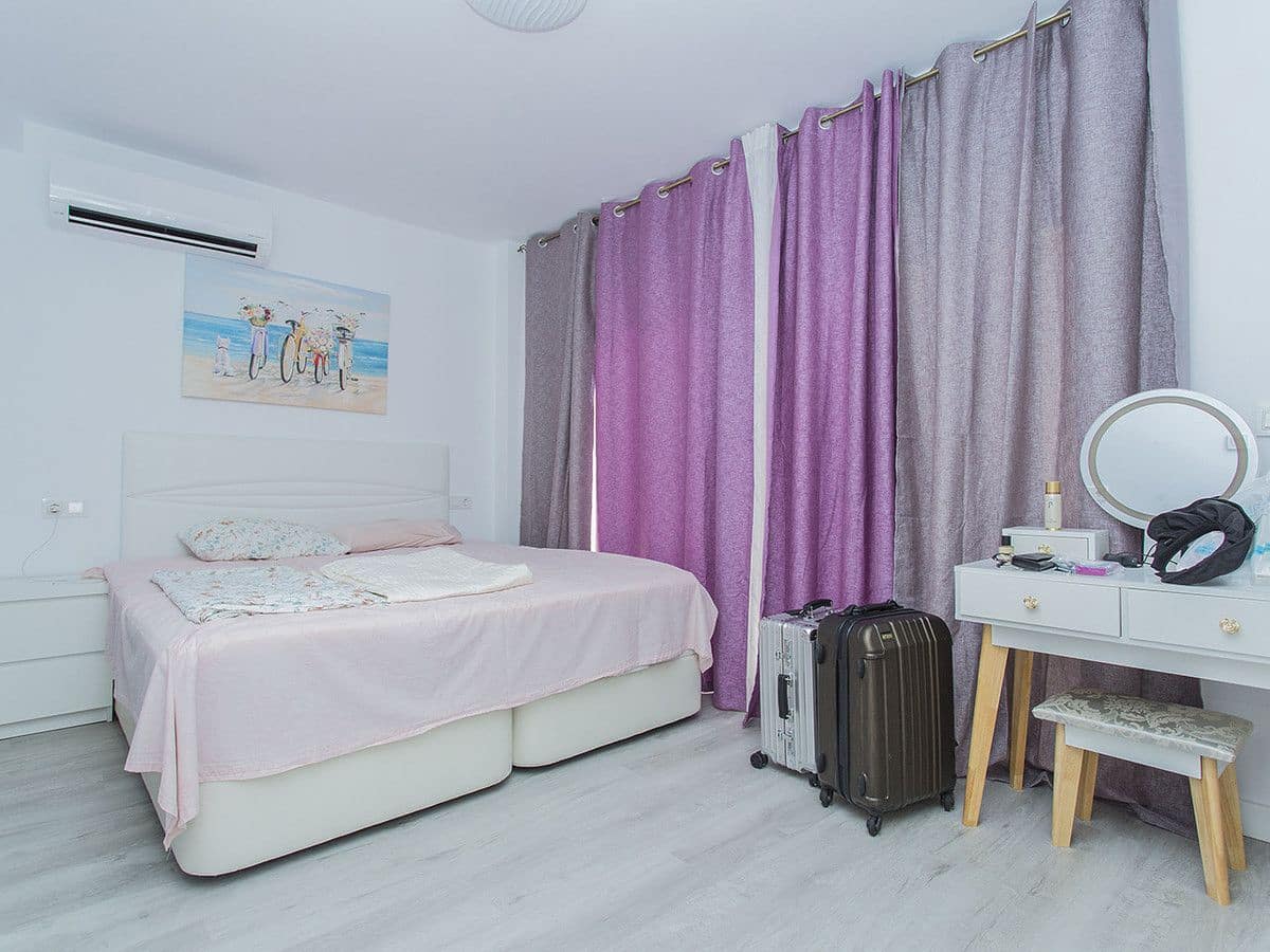6 bedroom Villa for sale in Torrevieja with pool - € 1,200,000 (Ref: 10013748)