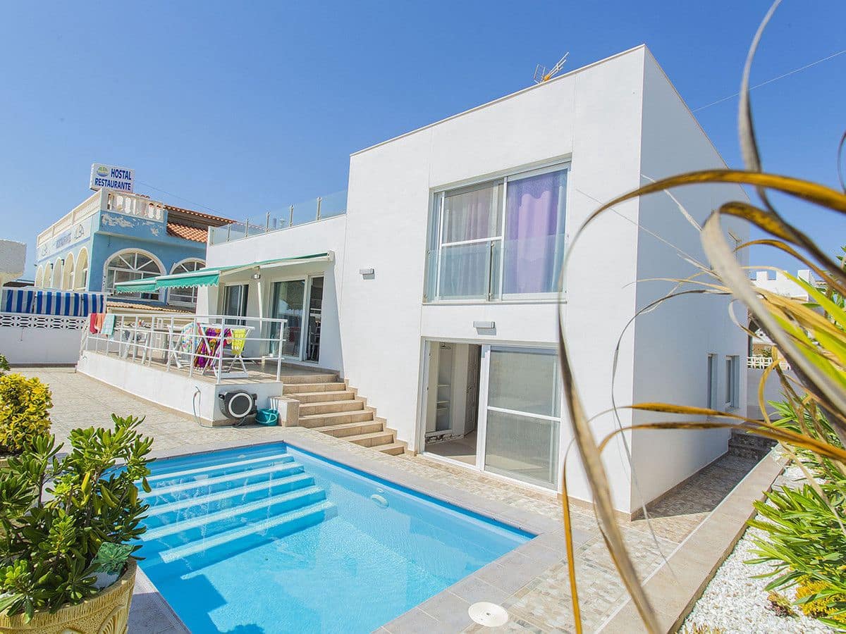 6 bedroom Villa for sale in Torrevieja with pool - € 1,200,000 (Ref: 10013748)