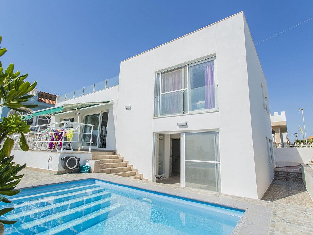 6 bedroom Villa for sale in Torrevieja with pool - € 1,200,000 (Ref: 10013748)