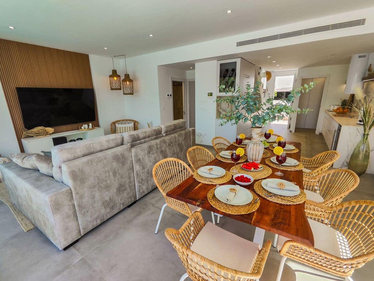Chalet de 3 habitaciones en Santiago de la Ribera en venta con piscina - 685.000 € (Ref: 10013751)