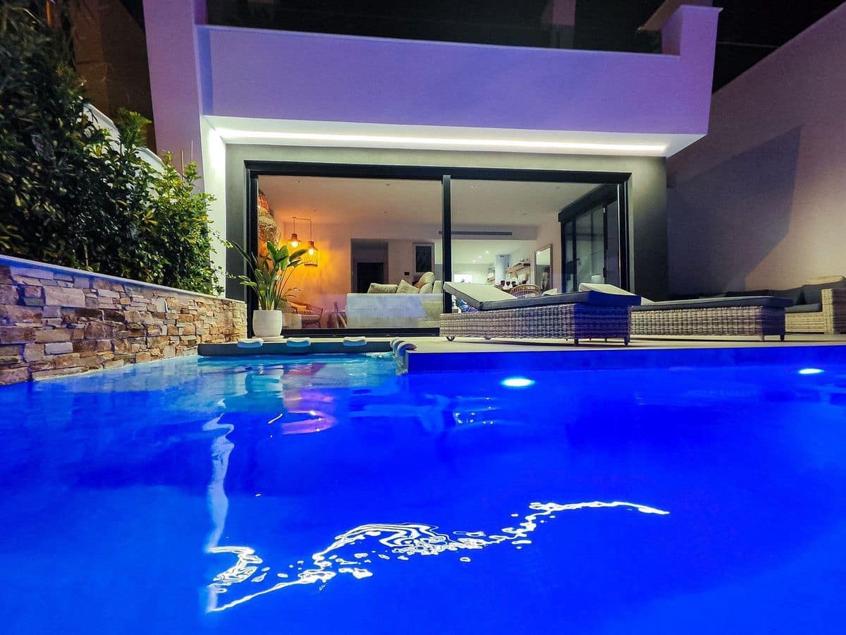 Chalet de 3 habitaciones en Santiago de la Ribera en venta con piscina - 685.000 € (Ref: 10013751)
