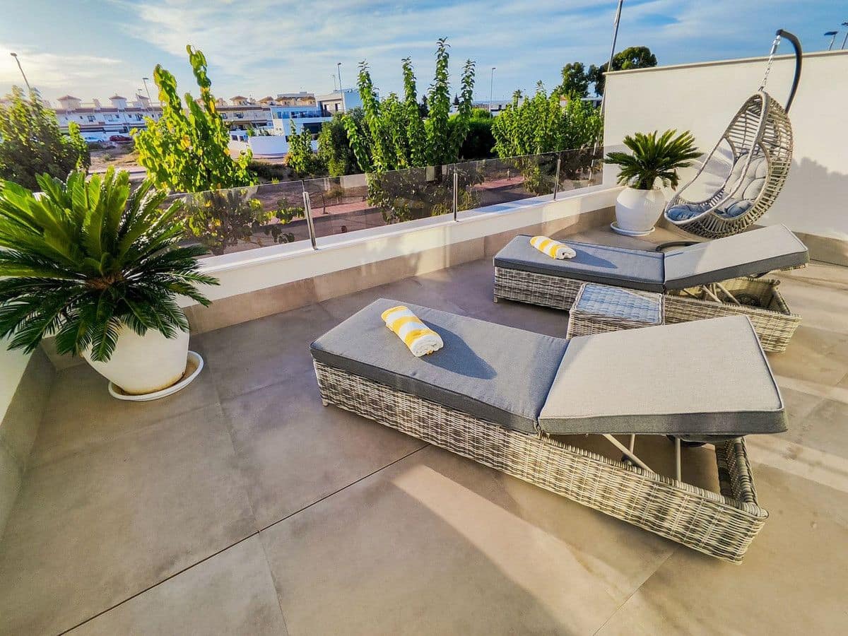 Chalet de 3 habitaciones en Santiago de la Ribera en venta con piscina - 685.000 € (Ref: 10013751)