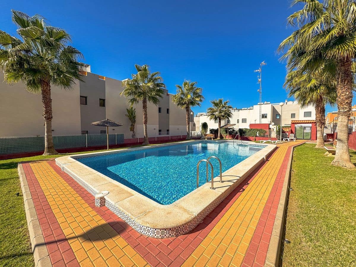 Apartamento de 2 habitaciones en Orihuela Costa en venta con piscina - 265.000 € (Ref: 10013753)