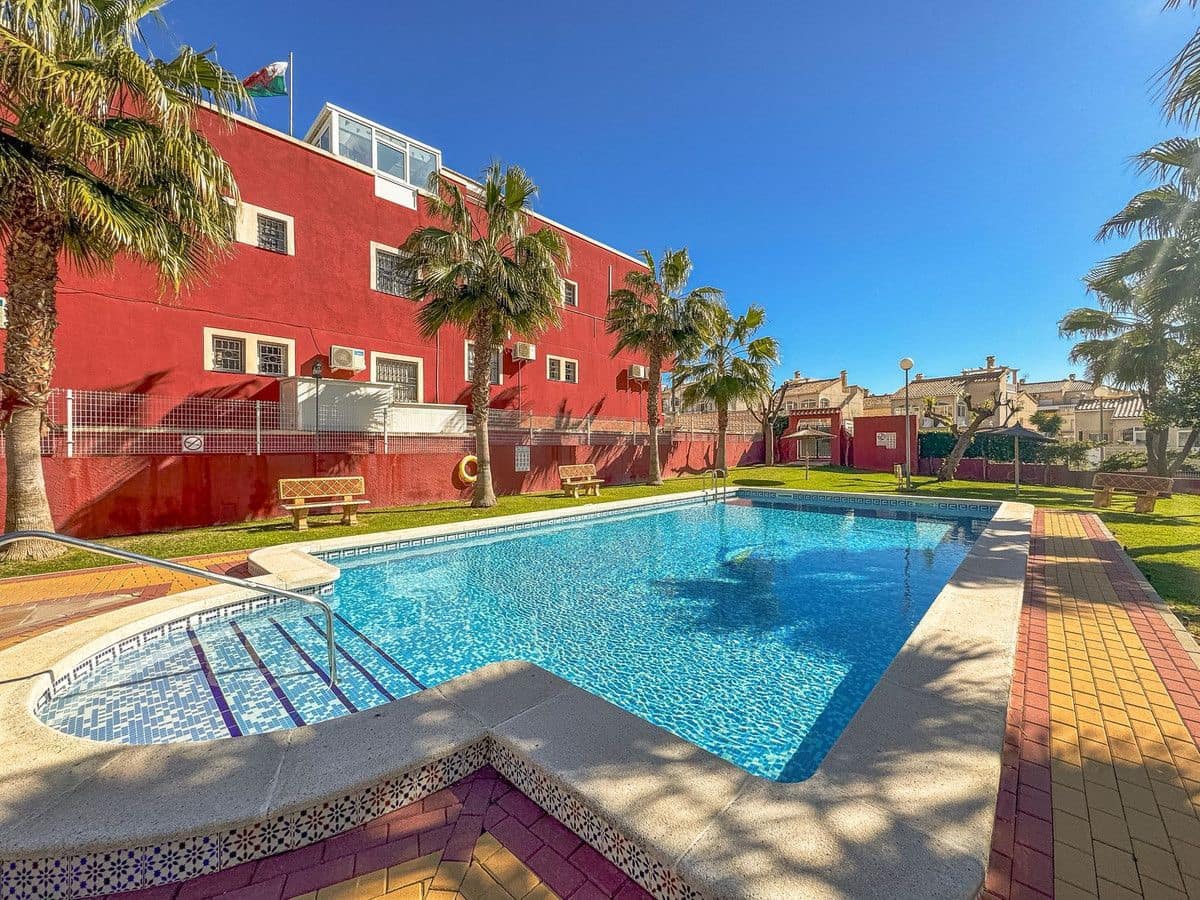Apartamento de 2 habitaciones en Orihuela Costa en venta con piscina - 265.000 € (Ref: 10013753)