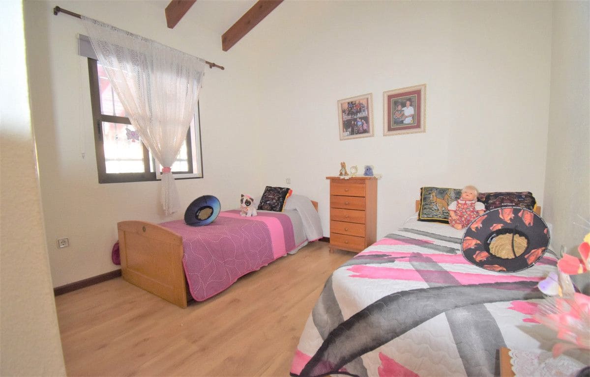 4 sypialnia Willa na sprzedaż w Orihuela Costa z basenem - 630 000 € (Ref: 10013756)