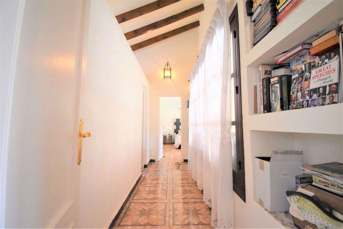 4 sypialnia Willa na sprzedaż w Orihuela Costa z basenem - 630 000 € (Ref: 10013756)