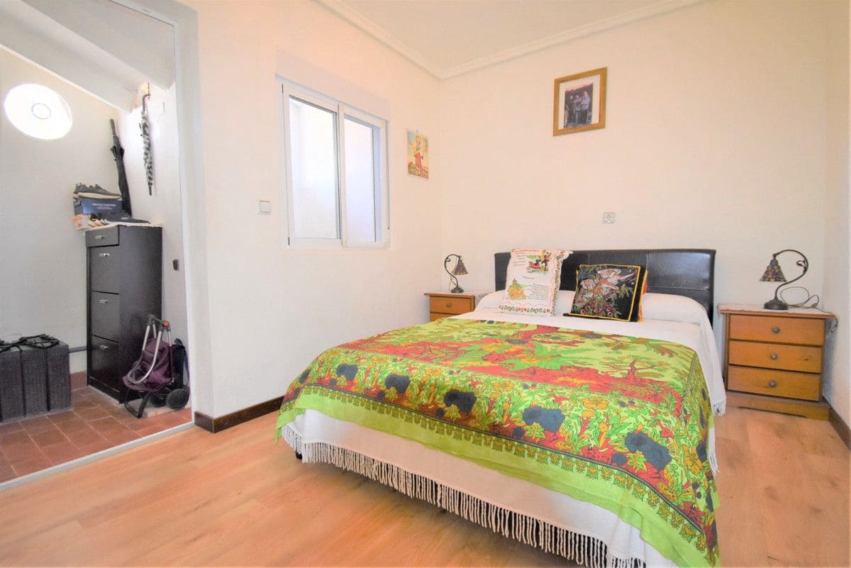 4 sypialnia Willa na sprzedaż w Orihuela Costa z basenem - 630 000 € (Ref: 10013756)