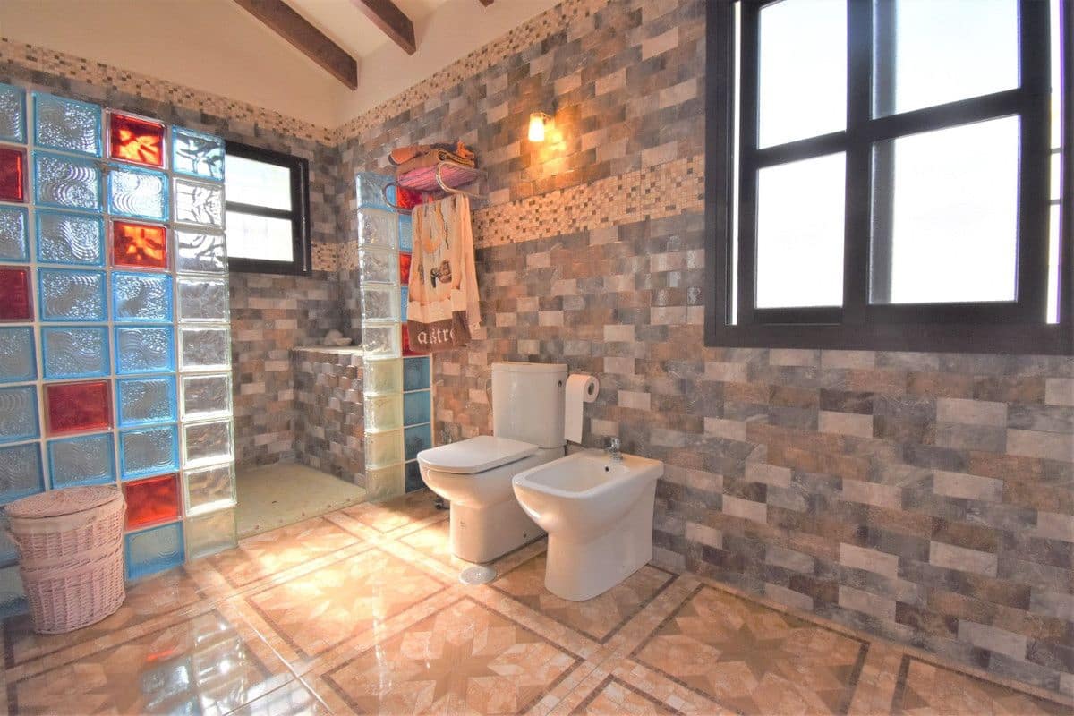 4 sypialnia Willa na sprzedaż w Orihuela Costa z basenem - 630 000 € (Ref: 10013756)