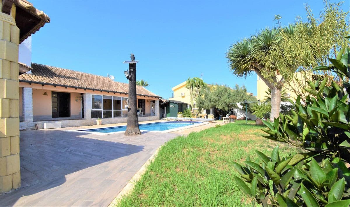 4 sypialnia Willa na sprzedaż w Orihuela Costa z basenem - 630 000 € (Ref: 10013756)