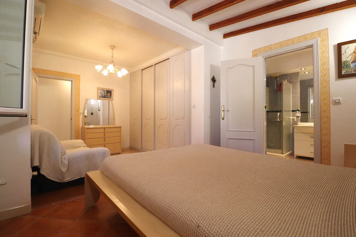 3 bedroom Villa for sale in Algorfa with pool - € 549,500 (Ref: 10013757)